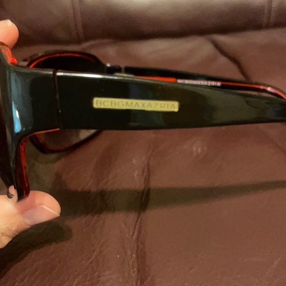 Black BCBG Max Azria sunglasses w/ red accents - Picture 12 of 16